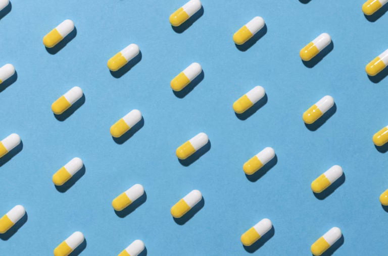 Ce fond de teint révolutionnaire qui séduit les plus de 50 ans en pharmacie grâce à son effet anti-rides floutant